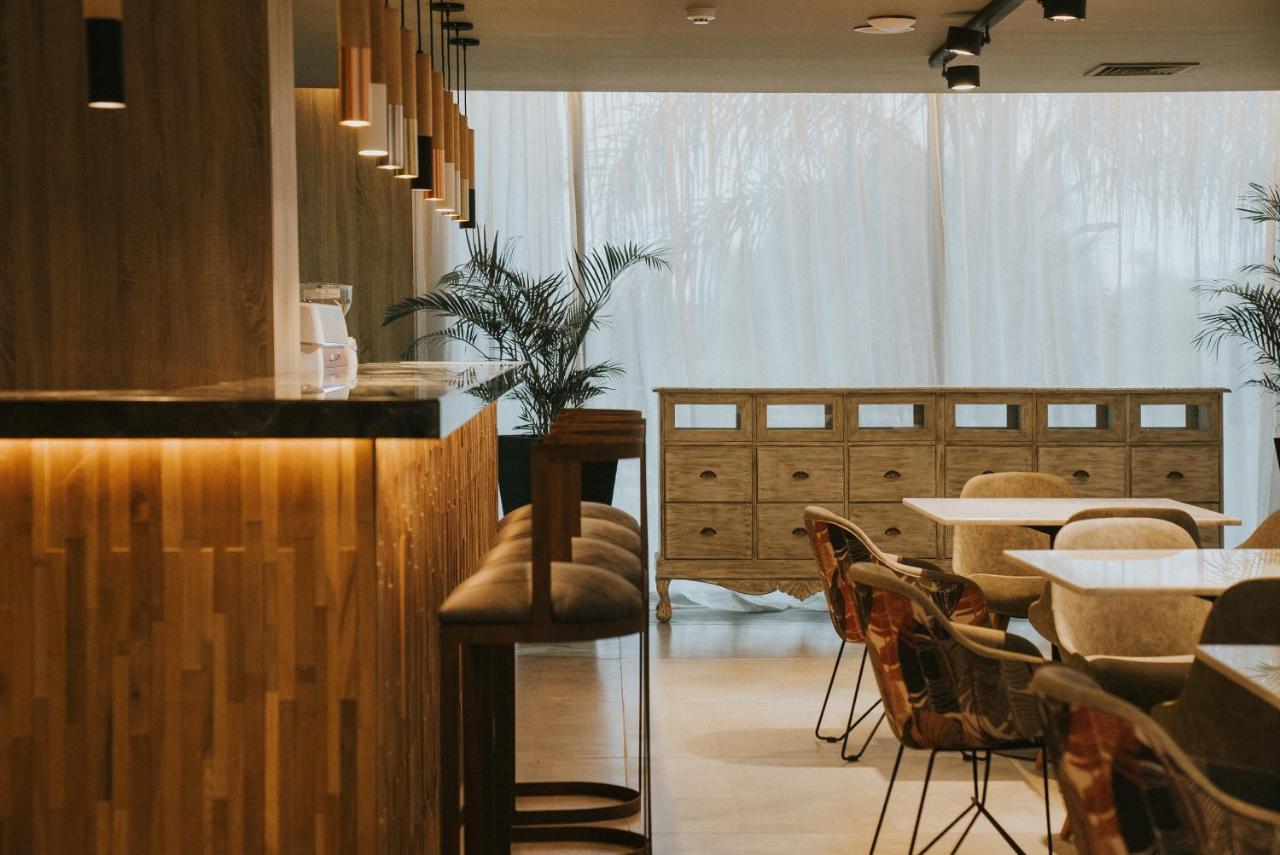 Howard Johnson Plaza La Ribera Ρεζιστένσια Εξωτερικό φωτογραφία