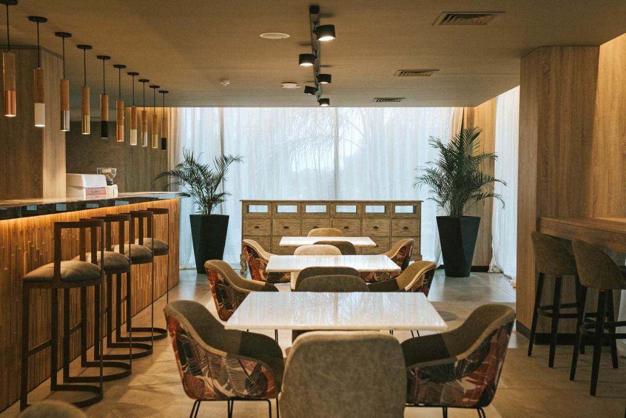 Howard Johnson Plaza La Ribera Ρεζιστένσια Εξωτερικό φωτογραφία